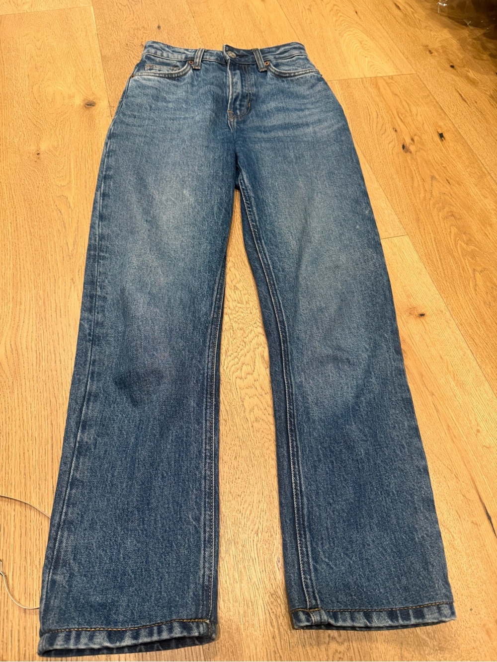 Reformation Liza Ultra High Rise
Slim Straight Jeans 23